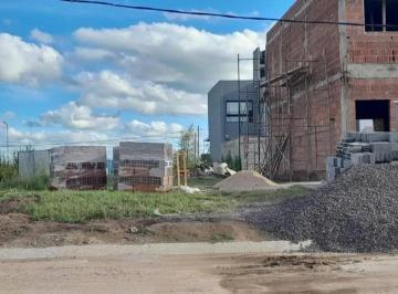 Terreno · 250m² · Lote en Venta Docta Av Manzana 44 Lote 12 Apto Duplex