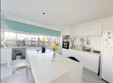 Casa · 260m² · 10 Ambientes · Casa en Venta El Quimilar, City Bell