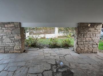 Casa · 408m² · 9 Ambientes · 1 Cochera · Casa de 3 Dorm en Granja de Funes
