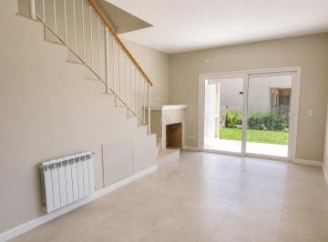 Casa · 80m² · 3 Ambientes · 2 Cocheras · Casa Dúplex en Alquiler en Liquidambar, Pilar, G. B. a. Zona Norte