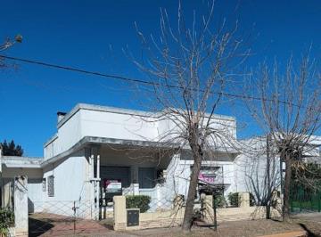 Casa de 5 ambientes, Navarro · Casa de 824 m² con 2 Habitaciones en Venta en Navarro