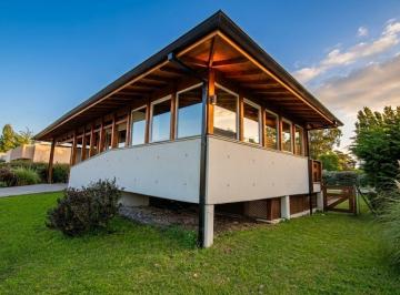 Casa · 173m² · 4 Ambientes · 1 Cochera · Venta Casa 4 Ambientes con Pileta y Parque Rumencó