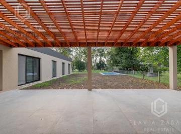Casa · 156m² · 4 Ambientes · 1 Cochera · Venta Casa Cuatro Ambientes a Estrenar con Quincho y Pileta, Barrio Cerrado, Manzanares, Pilar