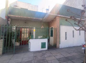 PH · 74m² · 4 Ambientes · PH 4 Amb Ó Posibilidad de 3 Amb con Cochera