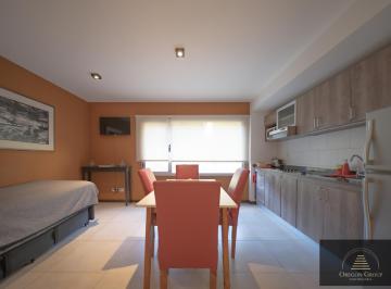 Departamento · 40m² · 2 Ambientes · 1 Cochera · Alquiler de Departamento en Av San Martin 1359