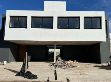 Casa · 177m² · 3 Dormitorios · 2 Cocheras · Dúplex Premium 3 Dorm.. Quebrada de Manantiales