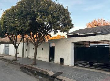 Casa · 281m² · 7 Ambientes · 2 Cocheras · Casa en Zona Centrica
