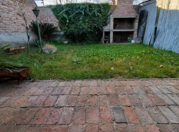 Casa · 106m² · 3 Dormitorios · 2 Cocheras · Casa en Venta Tres Dorm. a Cuadra San Martín, Godoy Cruz
