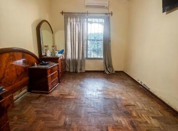 Casa · 106m² · 3 Dormitorios · 2 Cocheras · Casa en Venta Tres Dorm. a Cuadra San Martín, Godoy Cruz