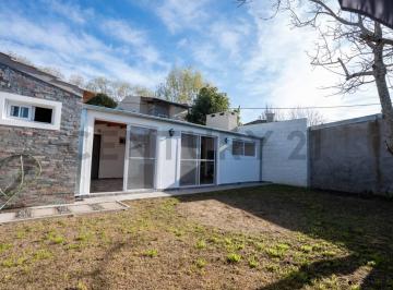 Casa · 160m² · 6 Ambientes · 1 Cochera · Casa de 3 Dorm. en Venta en City Bell | Calle 476 E/ 30 y 30 Bis