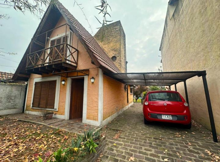 Casa · 120m² · 4 Ambientes · 2 Cocheras