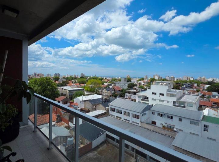 En Venta Departamento de 2 Ambientes Vista Abierta Panorámica. La Perla.