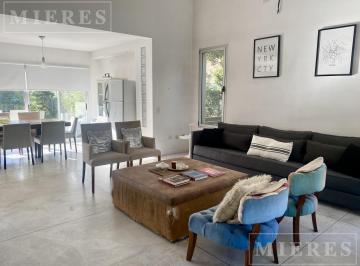 Casa · 173m² · 4 Ambientes · 2 Cocheras · Casa en Venta en Barrancas de Santa María