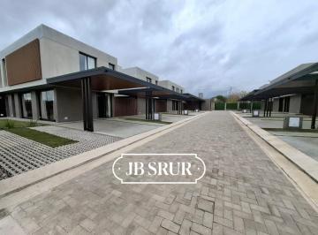 Casa · 150m² · 4 Ambientes · 1 Cochera · Casa/duplex en Chacras Green