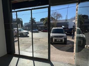 Local comercial · 65m² · Local en Alquiler Sobre Av Mitre Impecable