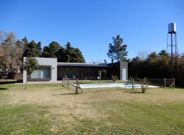 Casa · 110m² · 3 Ambientes · 2 Cocheras · Excelente Quinta en Venta en El Barrio Comarca del Sol