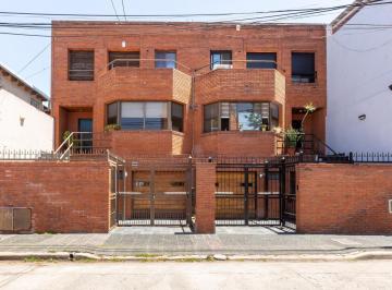 Casa · 278m² · 4 Ambientes · 2 Cocheras · Venta Casa en Saavedra 4 Ambientes Jardín Cochera