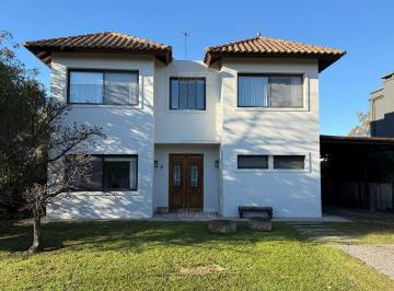 Casa · 187m² · 5 Ambientes · 2 Cocheras · Casa en La Damasia, San Fernando, G. B. a. Zona Norte