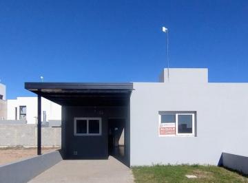 Casa · 95m² · 4 Ambientes · 1 Cochera · Casa en Rincones de Manantiales