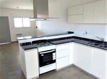 Casa · 95m² · 4 Ambientes · 1 Cochera · Casa en Rincones de Manantiales