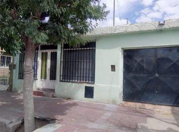 Casa · 122m² · 5 Ambientes · 1 Cochera · Vendo Casa en Maipu Coquimbito