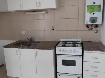 Casa · 65m² · 3 Ambientes · Venta Casa de Pasillo 2 Dorm. - Azcuenaga, Rosario