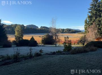Casa · 200m² · 6 Dormitorios · Terreno en Venta en Llao Llao Sobre El Morenito en Bariloche