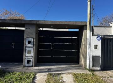 PH · 60m² · 2 Ambientes · 1 Cochera · PH en Alquiler 73 115 y 116. 1 Dormitorio y Garage. Jardin