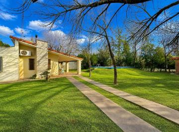Casa · 562m² · 3 Ambientes · 2 Cocheras · Venta - Casa 2 Dorm. Funes