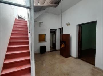 Departamento de 2 ambientes, Liniers · PH Entrada Independiente (Antiguo) Alquiler