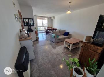 Departamento · 70m² · 4 Ambientes · Departamento 2 Dorm. - Alem 2400 - La Sexta Rosario | Venta