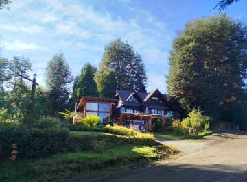 Casa · 204m² · 5 Ambientes · 2 Cocheras · Villa La Angostura - Venta Casa 5 Ambientes Vista Abierta Al Lago Nahuel Huapi