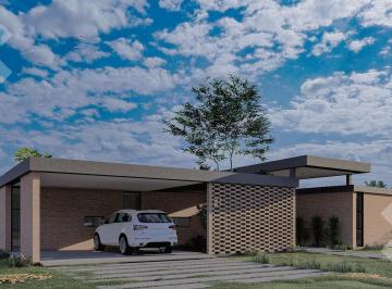 Casa · 181m² · 5 Ambientes · 1 Cochera · Venta Casa en P. B. 3 Dormi Cochera - Los Canales de Plottier