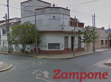 Casa · 187m² · 4 Dormitorios · 1 Cochera · Casa Multifamiliar en Remedios de Escalada, Lanus