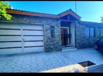 Casa de 8 ambientes, Guaymallén · Casa C/ Piscina Quincho