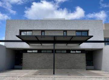Casa · 171m² · 5 Ambientes · 2 Cocheras · Duplex Frente a Espacio Verde - Solares de Manantiales