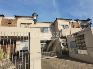 Casa · 86m² · 4 Ambientes · 1 Cochera · Duplex 4 Ambientes Apto Credito