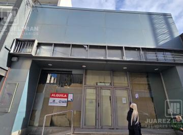 Local comercial · 360m² · 4 Ambientes · Local de 360 m² - Casi Esquina Colón