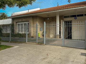 Casa · 150m² · 4 Ambientes · 1 Cochera · Casa en Punta Mogotes