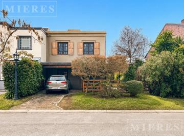 Casa · 189m² · 5 Ambientes · 2 Cocheras · Casa en Venta Barrio Los Ceibos