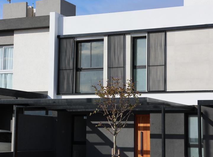 Casa · 130m² · 4 Ambientes · 2 Cocheras
