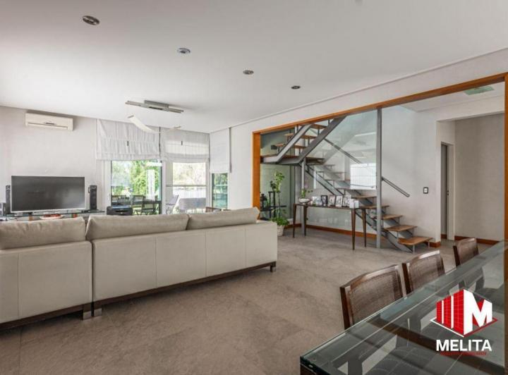 Casa · 280m² · 5 Ambientes · 1 Cochera