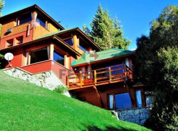 Departamento · 250m² · Venta de Hermoso Complejo de Cabañas con Vista Al Lago