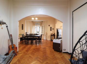 PH · 170m² · 7 Ambientes · Venta de PH en El Corazón de Caballito