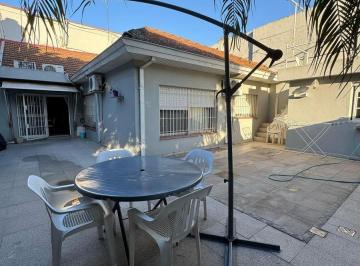 Casa · 190ha · 4 Ambientes · Chalet 4 Ambientes con Cochera en Venta Temperley Este - Oportunidad