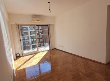 Living con balcón · Dueño Alquile Excelente Departamento. Garantía Finaer