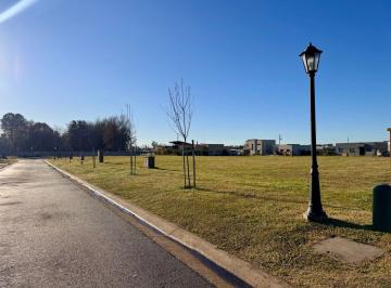 Terreno , Pilar · Lote en Venta Santo Tomas Zona Htal Austral
