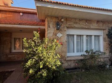 Imagen1 · Constitucion - en Venta Chalet 3 Ambientes con Garage, Quincho, Parque + Altillo