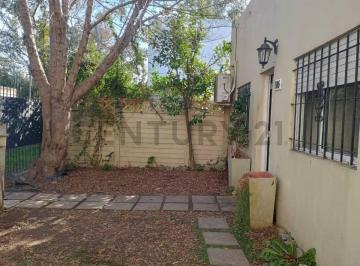 Casa · 42m² · 2 Ambientes · 1 Cochera · Casa de 1 Dormitorio con Cochera en Venta
