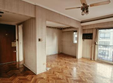 Departamento · 70m² · 3 Ambientes · Vende! Luminoso 3 Ambientes - Excelente Ubicación